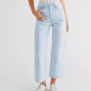 LIKE NEW Levi's Ribcage Straight Ankle Jeans (8)